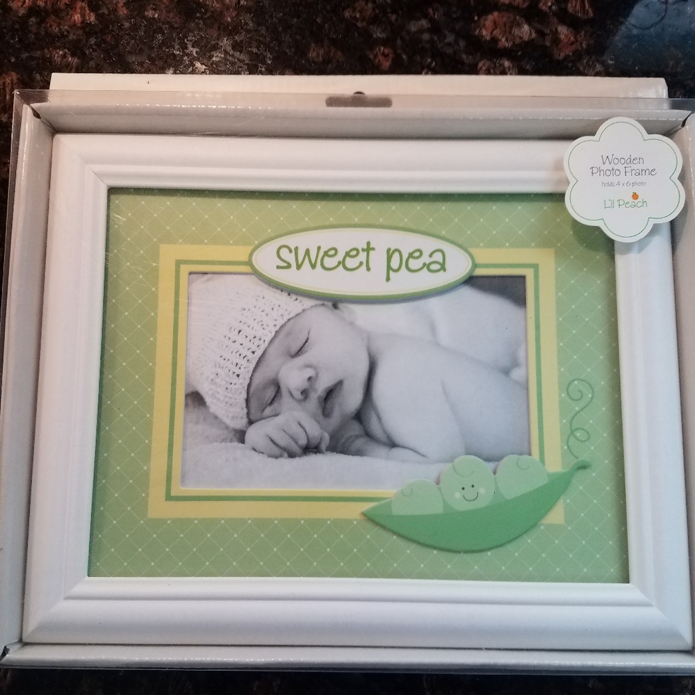 Sweet pea pod baby picture frame photo 4x6 8x10